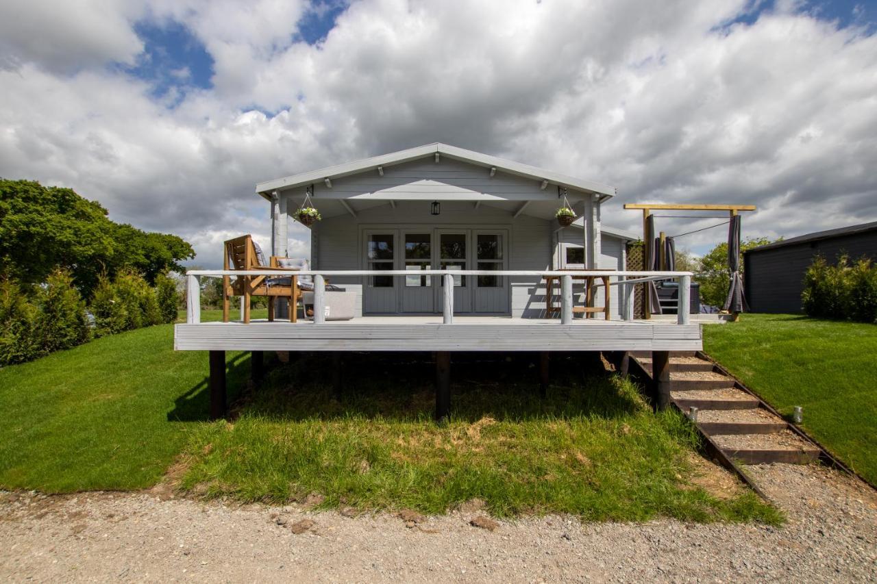 Choller Lake Lodges - Primrose Cabin With Private Hot Tub 阿伦德尔 外观 照片