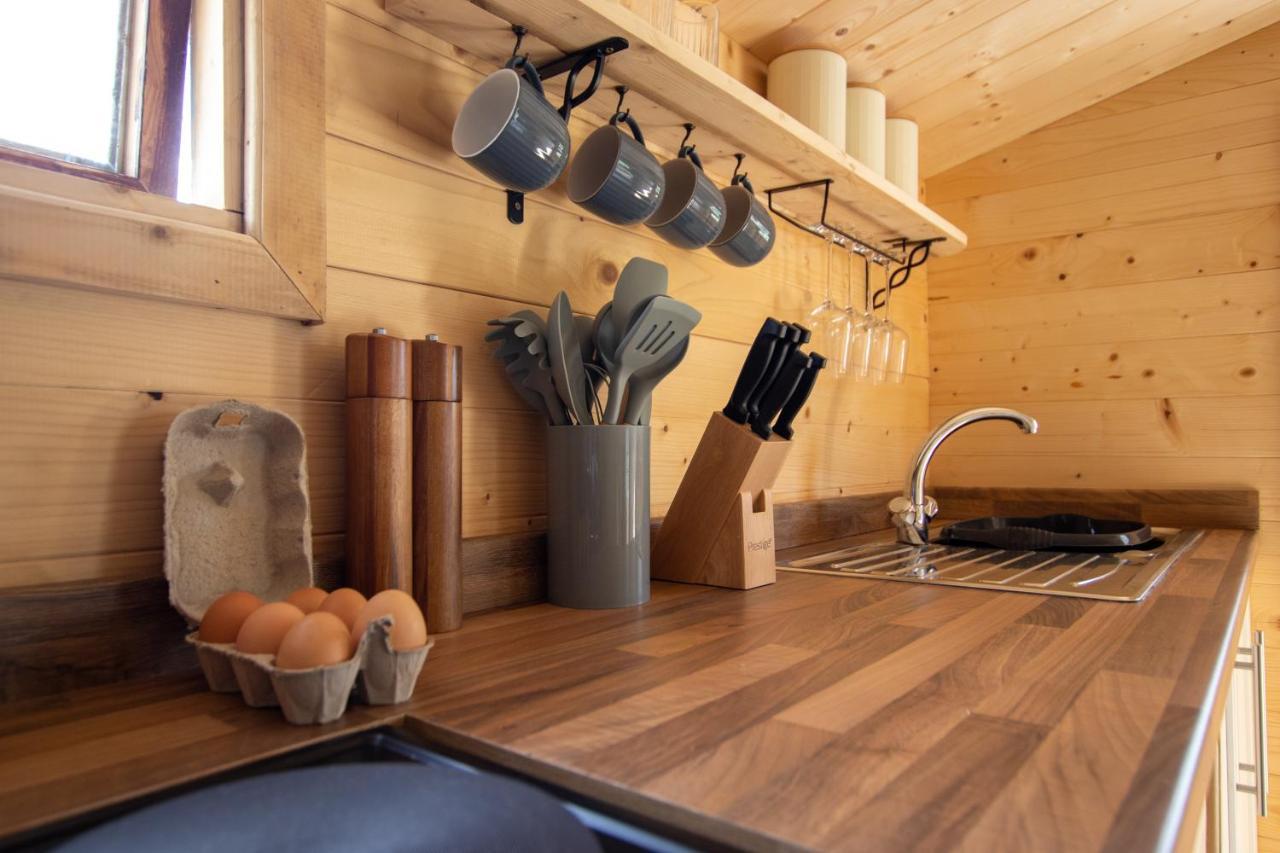 Choller Lake Lodges - Primrose Cabin With Private Hot Tub 阿伦德尔 外观 照片