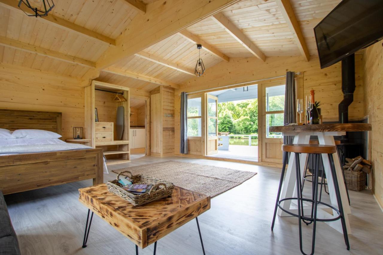 Choller Lake Lodges - Primrose Cabin With Private Hot Tub 阿伦德尔 外观 照片