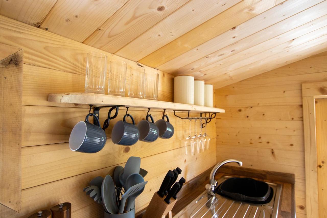 Choller Lake Lodges - Primrose Cabin With Private Hot Tub 阿伦德尔 外观 照片